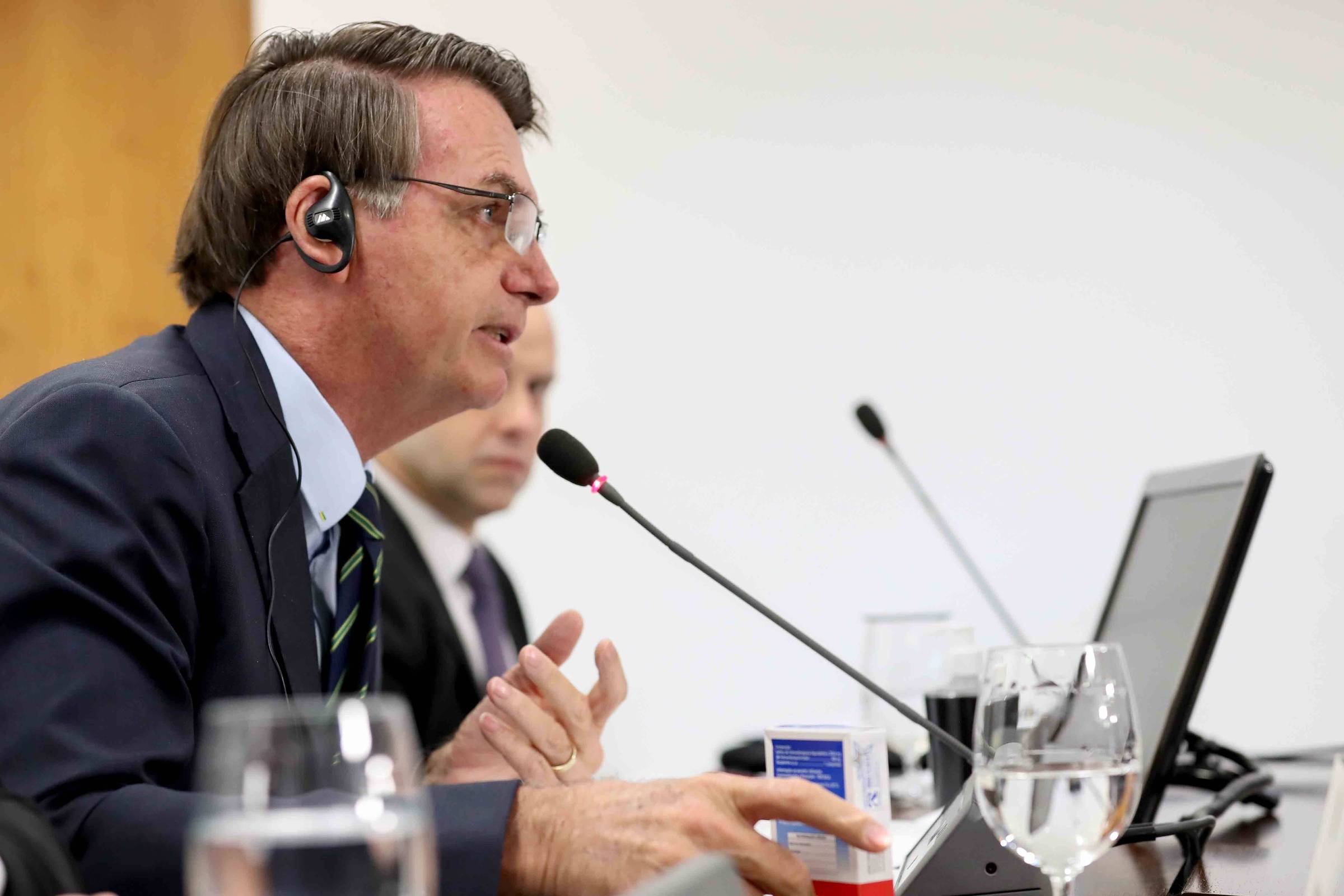 Propaganda do Planalto pede fim de isolamento, e Bolsonaro posta vídeo de carreata anticonfinamento